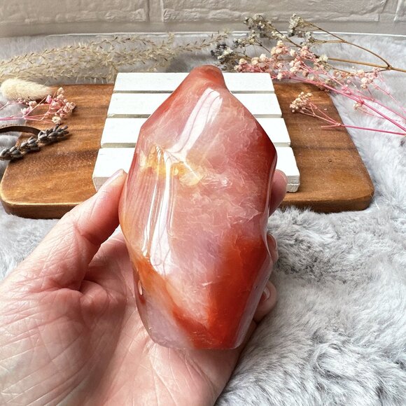 Beautiful Carnelian Flame - Picture 4 of 9